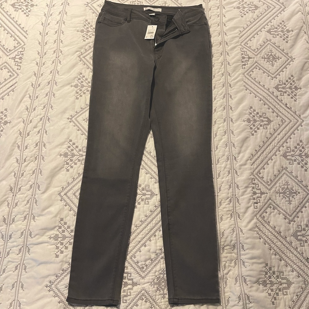 NWT Cato’s women’s stretchy grey jeans (sz 12)